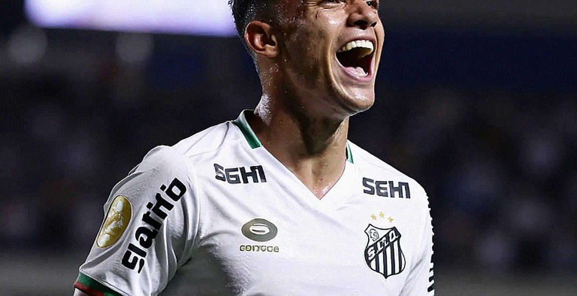 Magic Moves: Khi UEFA và AFC cùng đặt cược vào bé gái 6 tuổi Việt Nam