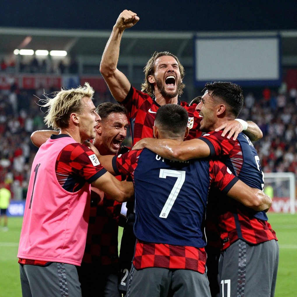 Calvin Stengs và bài toán số 10 mà AZ Alkmaar chưa giải được