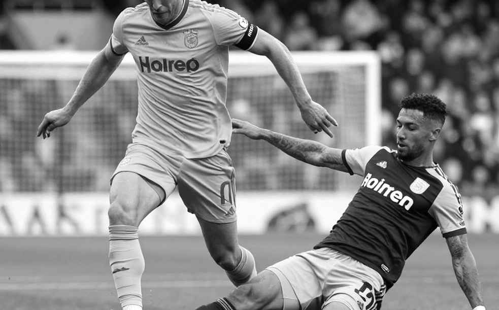 Minh Hoàng, Harry Kane và bản hợp đồng miễn phí VFF chưa dám gọi tên